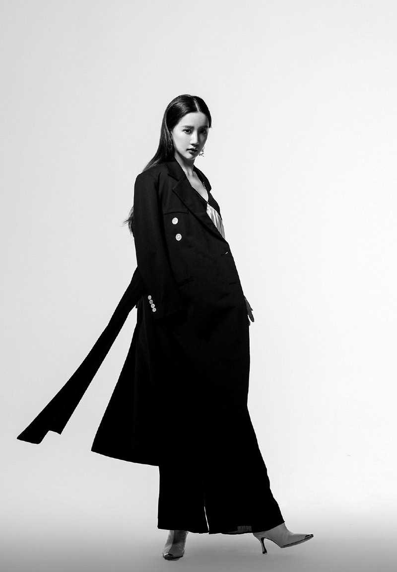 特别专辑气质美女陈欣予黑白时尚艺术大片图片