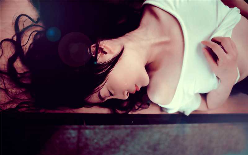 精选中国首位袖珍腿模伊贞羽性感好看的桌面壁纸图册