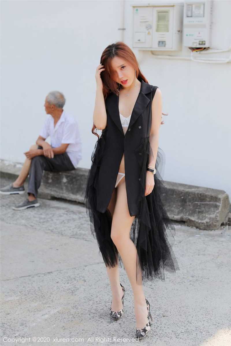 优质大胸美女艾小青性感丁字裤挺翘大白腚人体艺术图图片