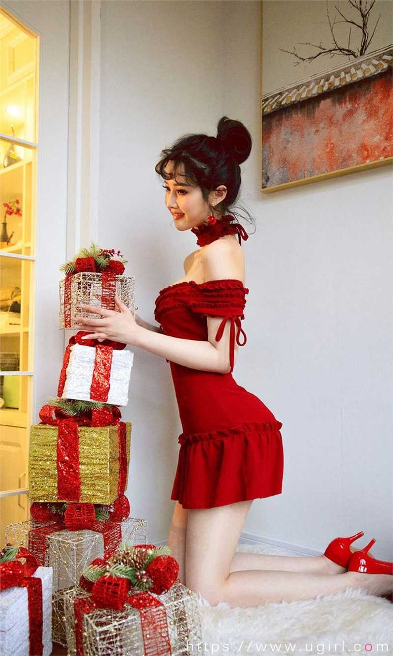 高清亚洲宅男女神穿着红色齐b超短裙迷人的沟诱惑私房照图册