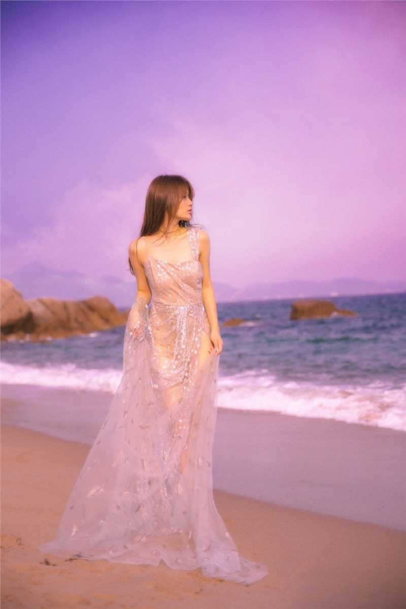 精选90后性感美眉极品透视性感大长腿翘臀诱惑人体艺术图册