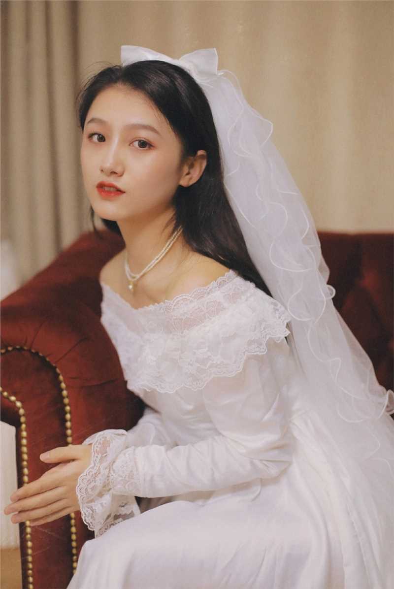 最新充满复古风的蕾丝美女又纯又媚红唇性感艺术集图集