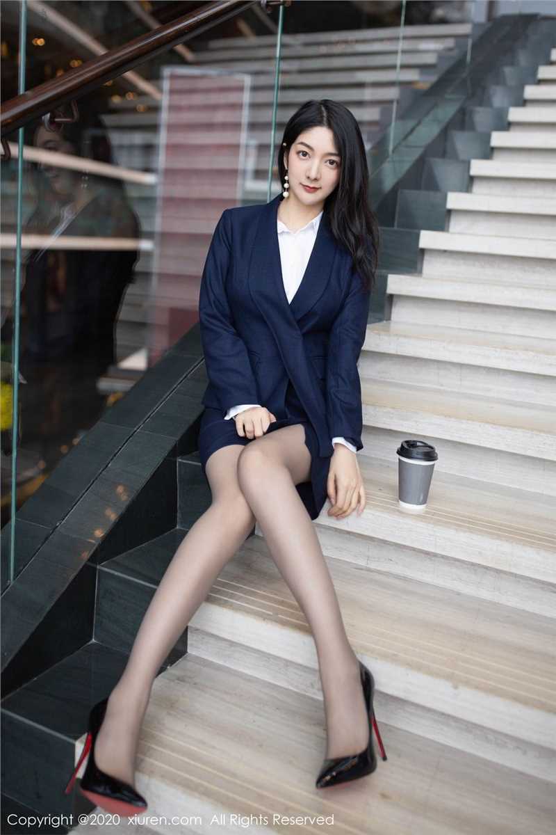 最新性感女老师Angela小热巴情趣制服大尺度脱衣图片壁纸