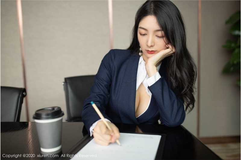 最新性感女老师Angela小热巴情趣制服大尺度脱衣图片壁纸