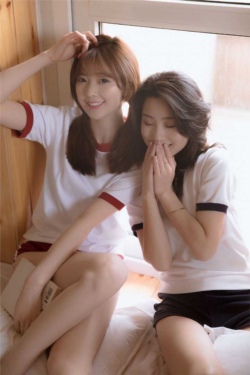 优质清纯美女姐妹花休闲体操服逆天大长腿室内艺术照相册