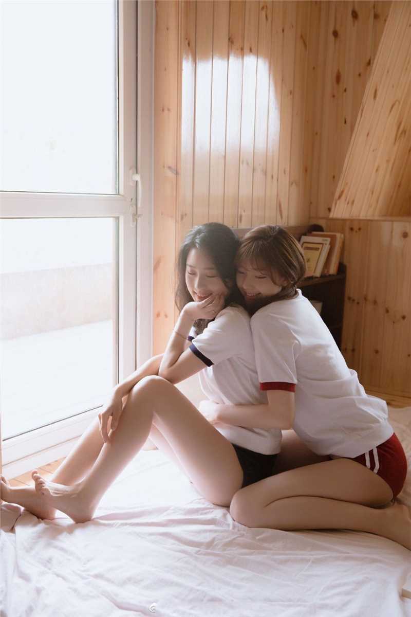 优质清纯美女姐妹花休闲体操服逆天大长腿室内艺术照相册