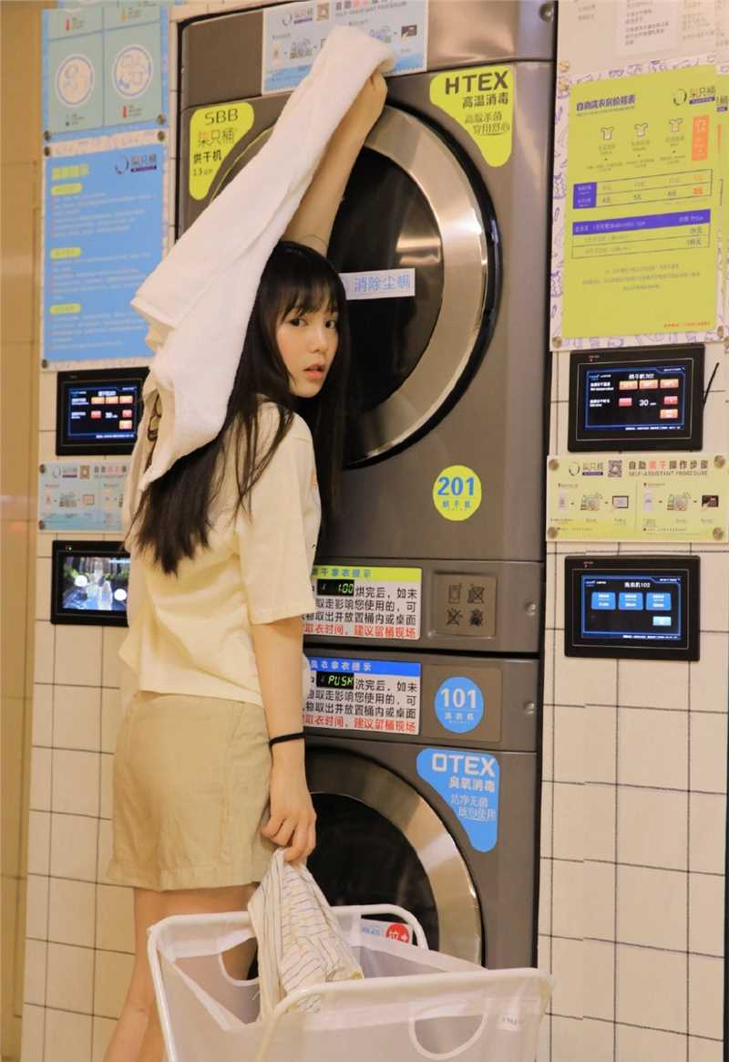 长得眉清目秀的娇软美眉可可爱爱清纯美女