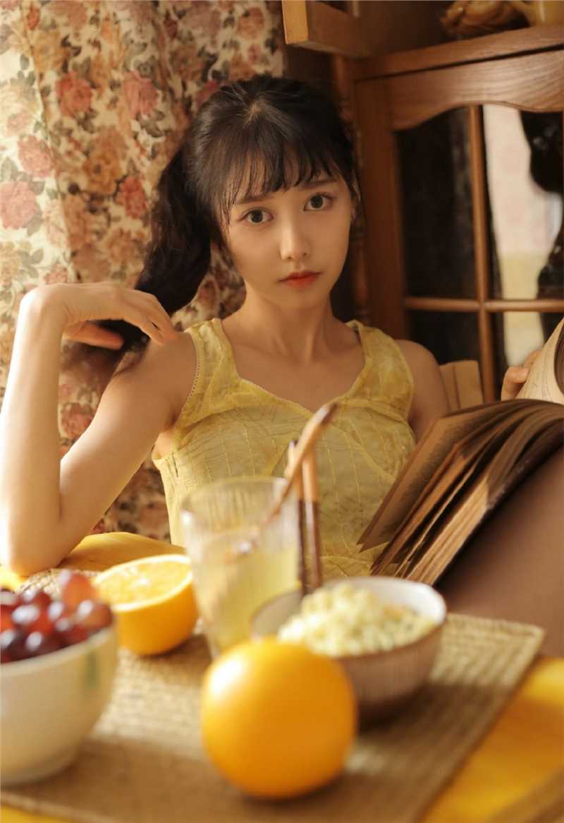 精选90后可爱俏皮小公主明媚杏眼清纯美女照图册