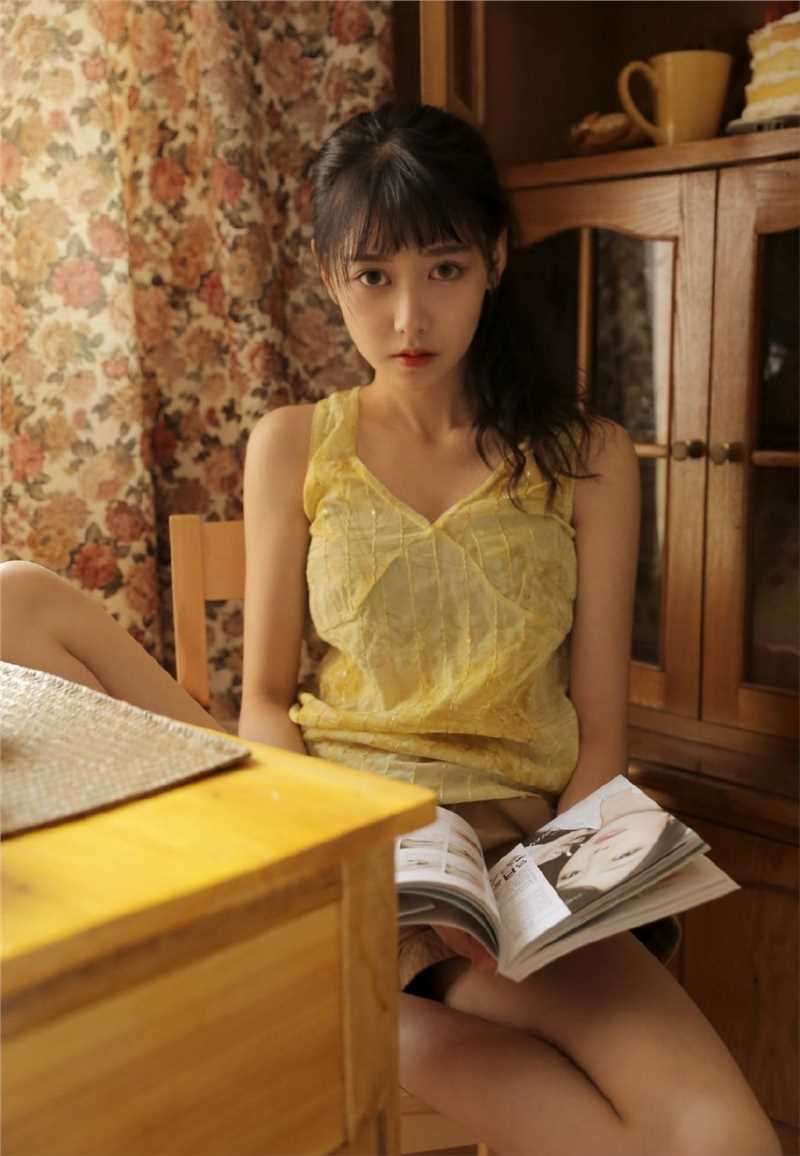 精选90后可爱俏皮小公主明媚杏眼清纯美女照图册