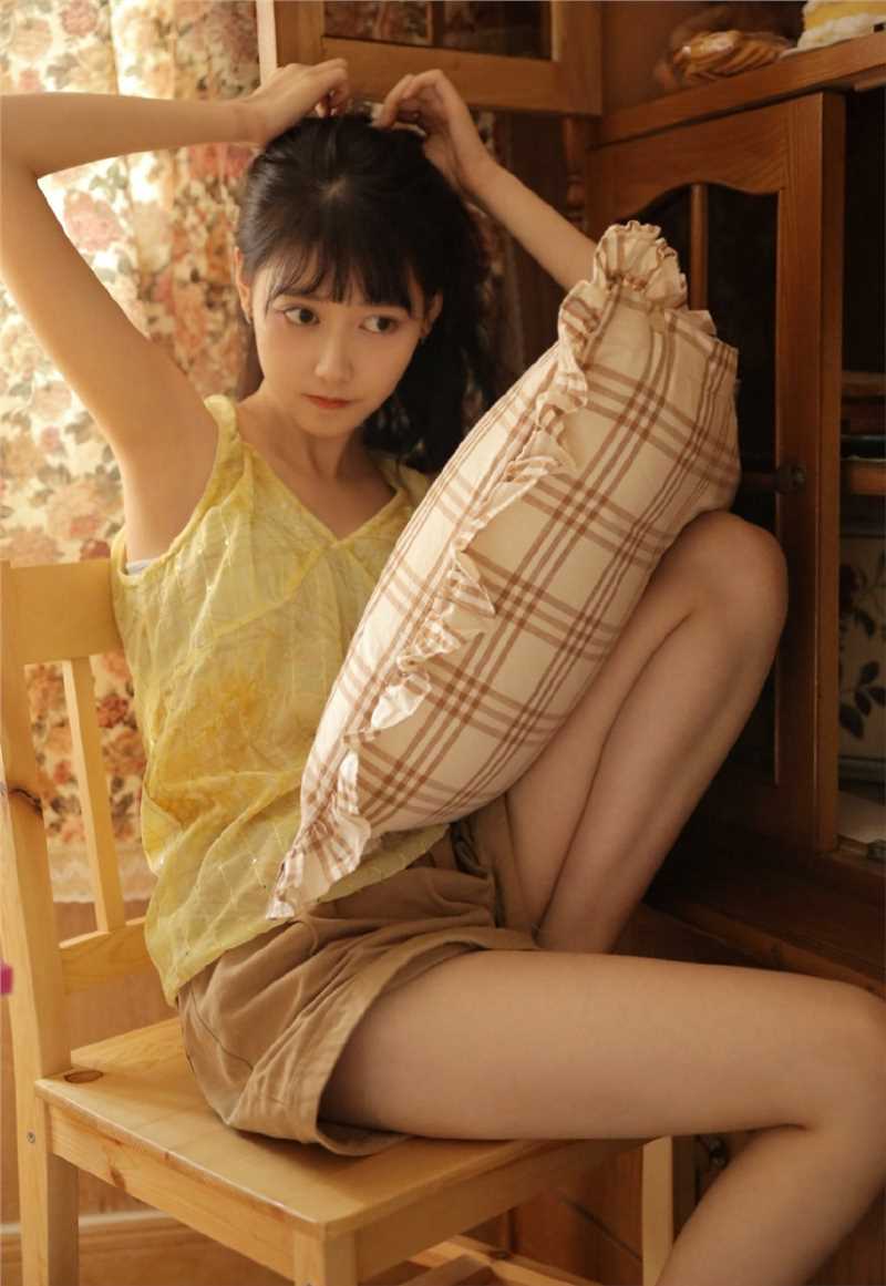 精选90后可爱俏皮小公主明媚杏眼清纯美女照图册