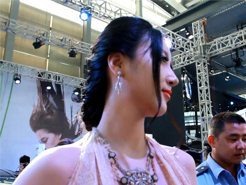 精选深港澳超人气车模吴稀儿电脑桌面壁纸高清美女图册