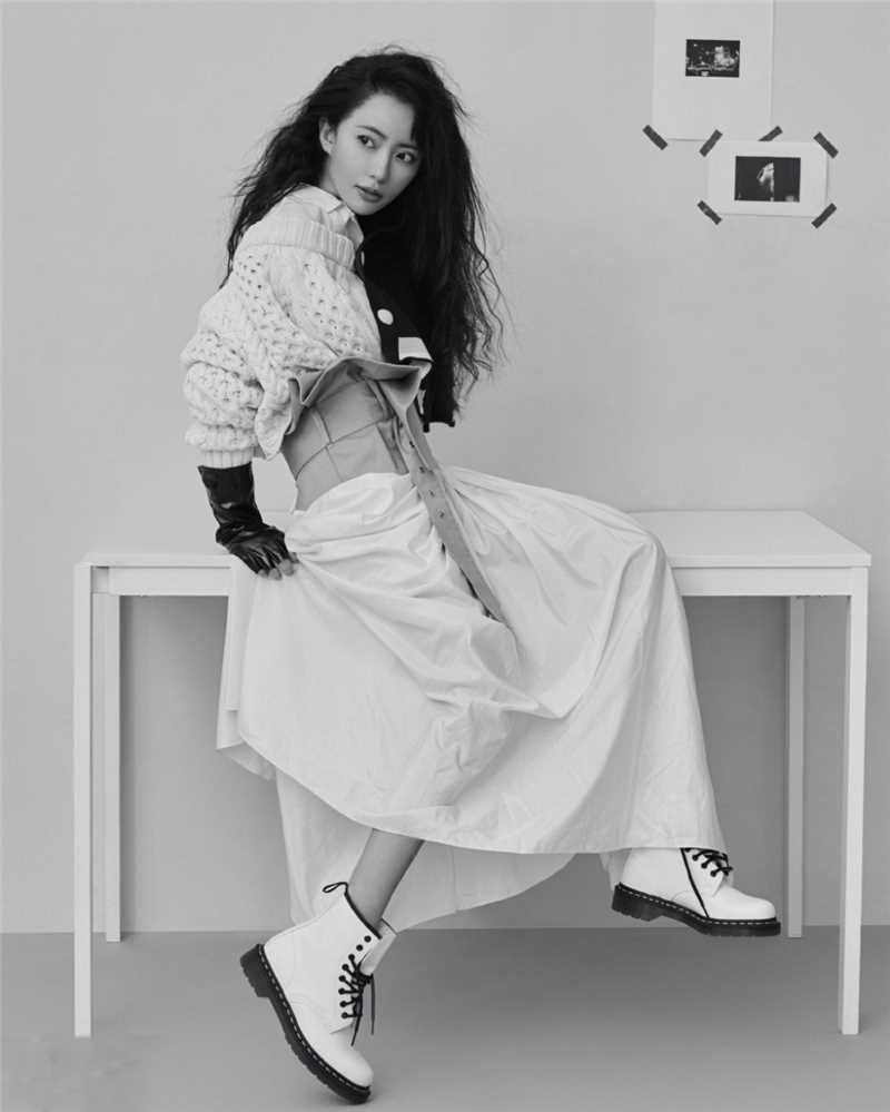 特别专辑刘萌萌复古造型化身摩登女郎时尚杂志封面大片图片