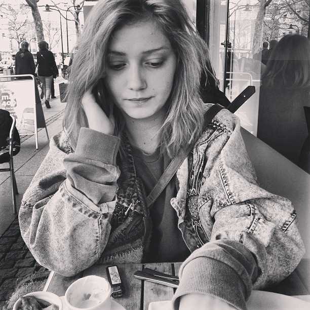 最全丹麦16岁金发美女Frederikke,Sofie性感人体艺术壁纸