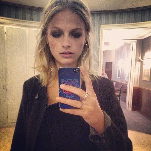 最全丹麦16岁金发美女Frederikke,Sofie性感人体艺术壁纸