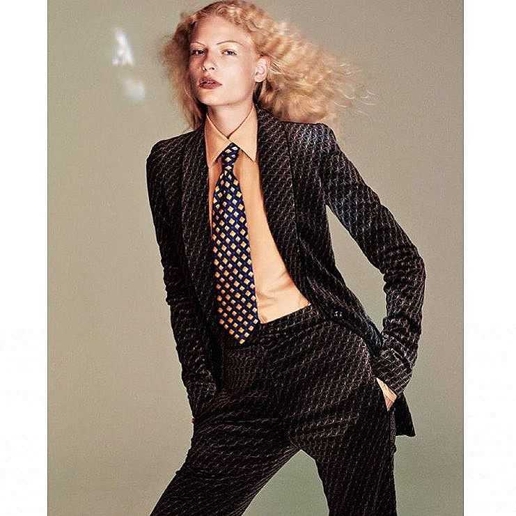 最全丹麦16岁金发美女Frederikke,Sofie性感人体艺术壁纸