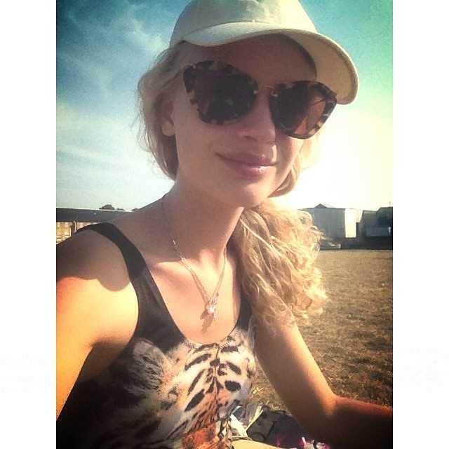 最全丹麦16岁金发美女Frederikke,Sofie性感人体艺术壁纸