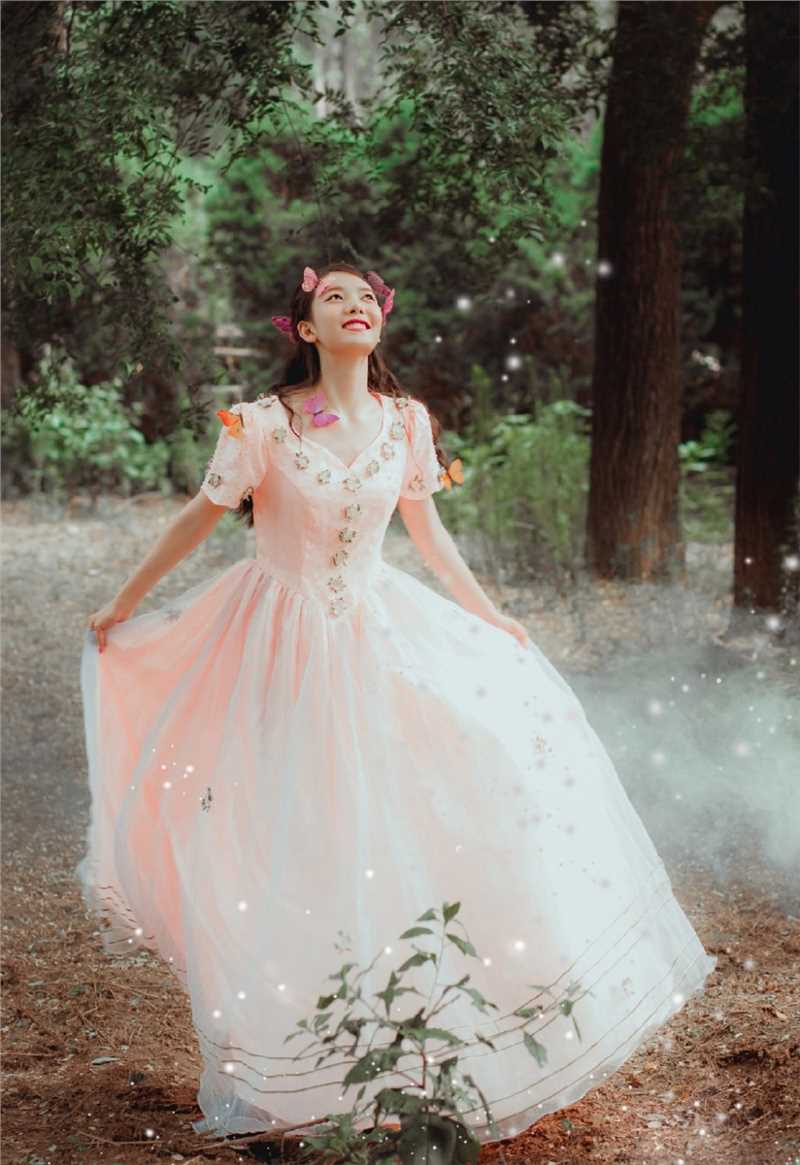 特别专辑唇红齿白的森系女孩裙摆飞舞笑容迷人清纯唯美图片图片