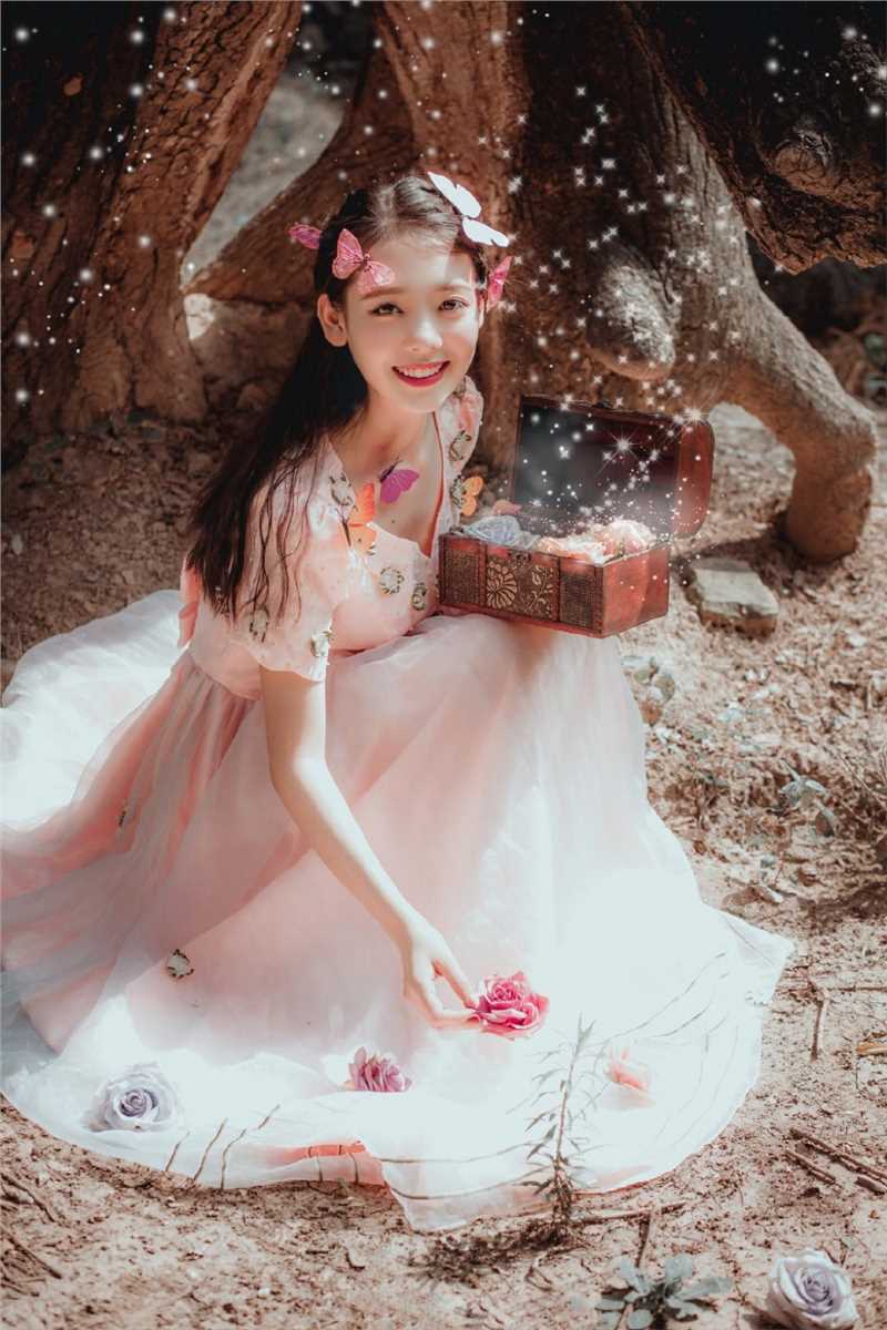 特别专辑唇红齿白的森系女孩裙摆飞舞笑容迷人清纯唯美图片图片