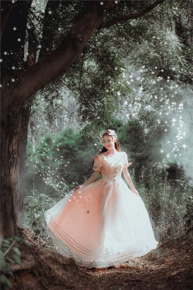 特别专辑唇红齿白的森系女孩裙摆飞舞笑容迷人清纯唯美图片图片