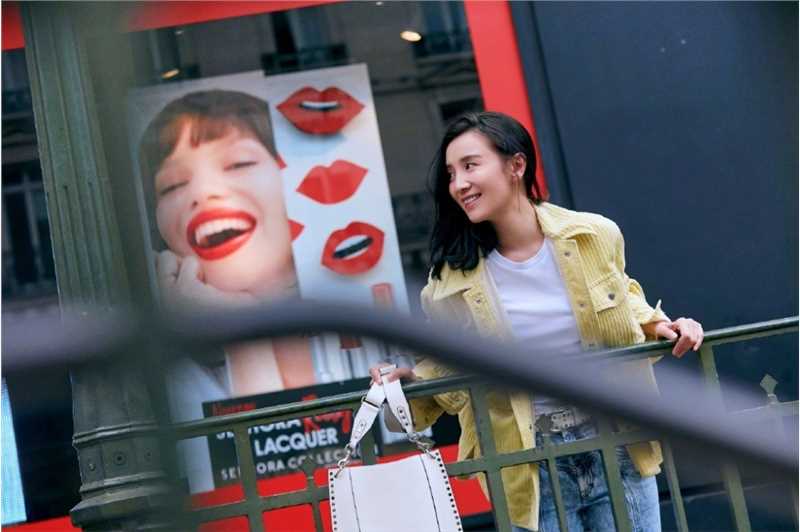 优质宋佳姜黄色外套蓝色牛仔裤休闲穿搭时尚街拍相册