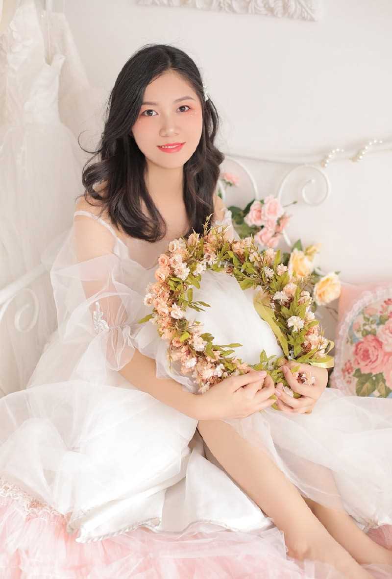 最全90后性感mm低胸纱裙酥胸半露完美身材迷人私房照壁纸