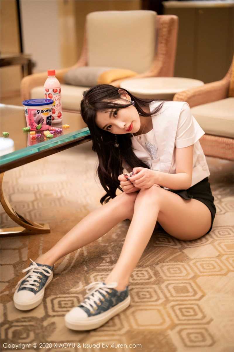 优质金屋杨晨晨sugar床上摆出性感姿势好图片图片