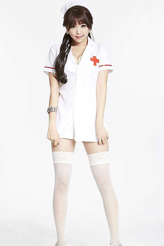 精选胸器外露的韩国宅男女神李恩慧护士装诱惑集图册