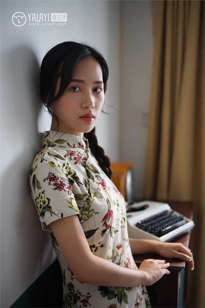 高清气质高雅麻花辫美少女卡柔古典旗袍迷人曲线图集