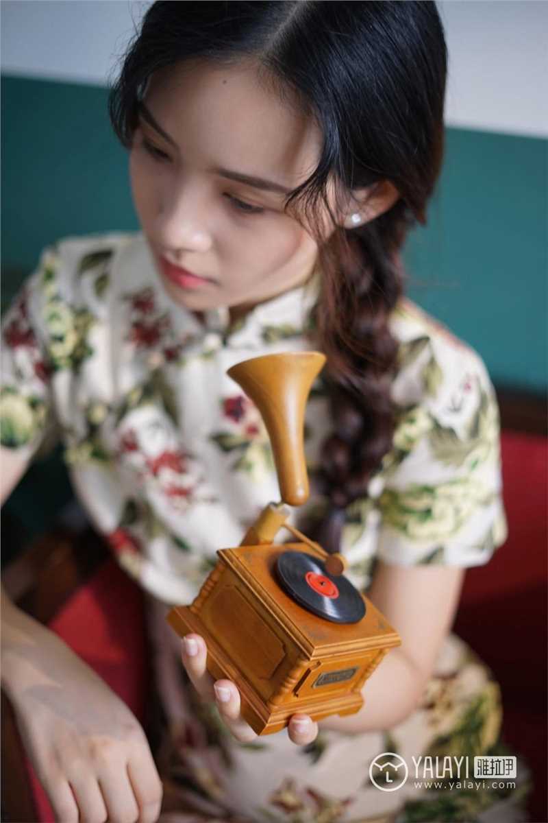 高清气质高雅麻花辫美少女卡柔古典旗袍迷人曲线图集