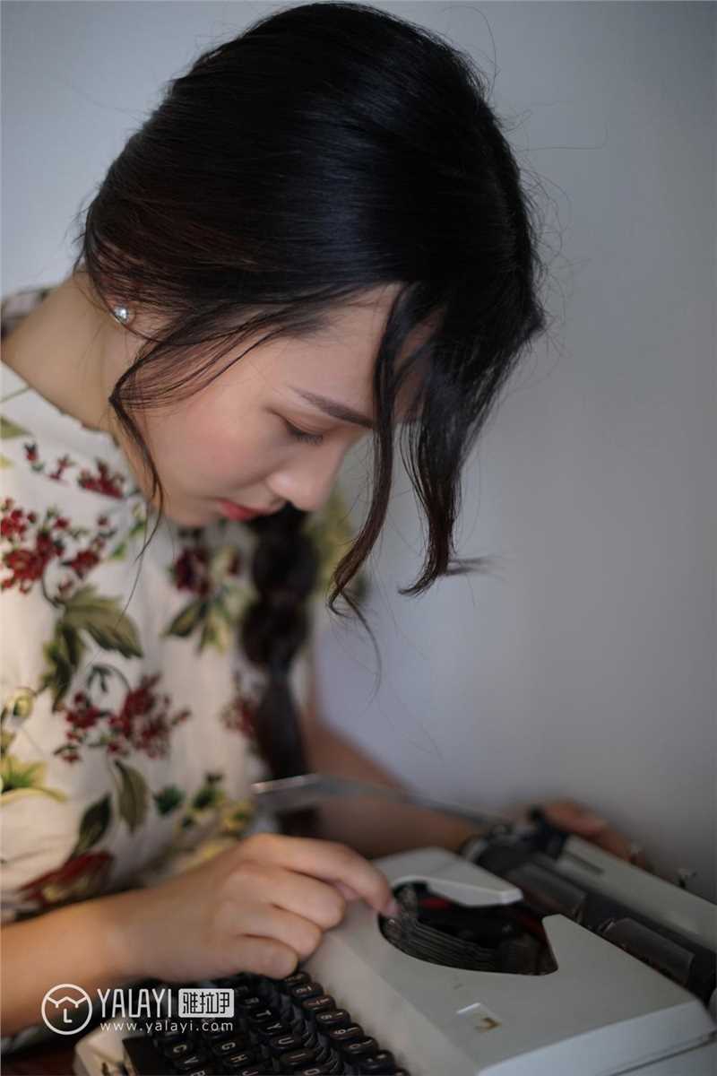 高清气质高雅麻花辫美少女卡柔古典旗袍迷人曲线图集