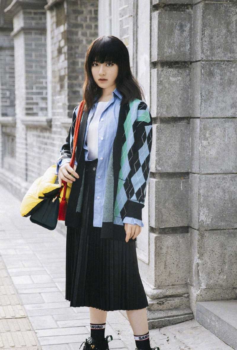 优质李兰迪齐刘海发型魅惑烟熏妆百变时尚街拍集相册