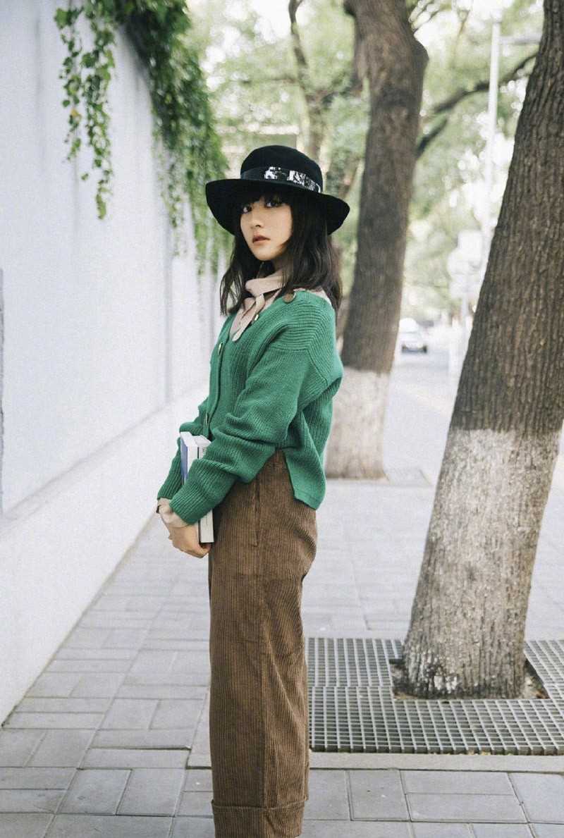 优质李兰迪齐刘海发型魅惑烟熏妆百变时尚街拍集相册