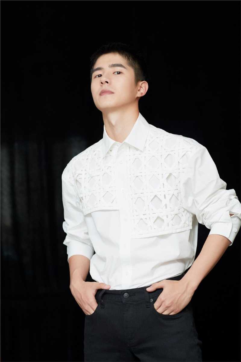 高清90后西装帅哥刘昊然禁欲系时尚霸气图片图集