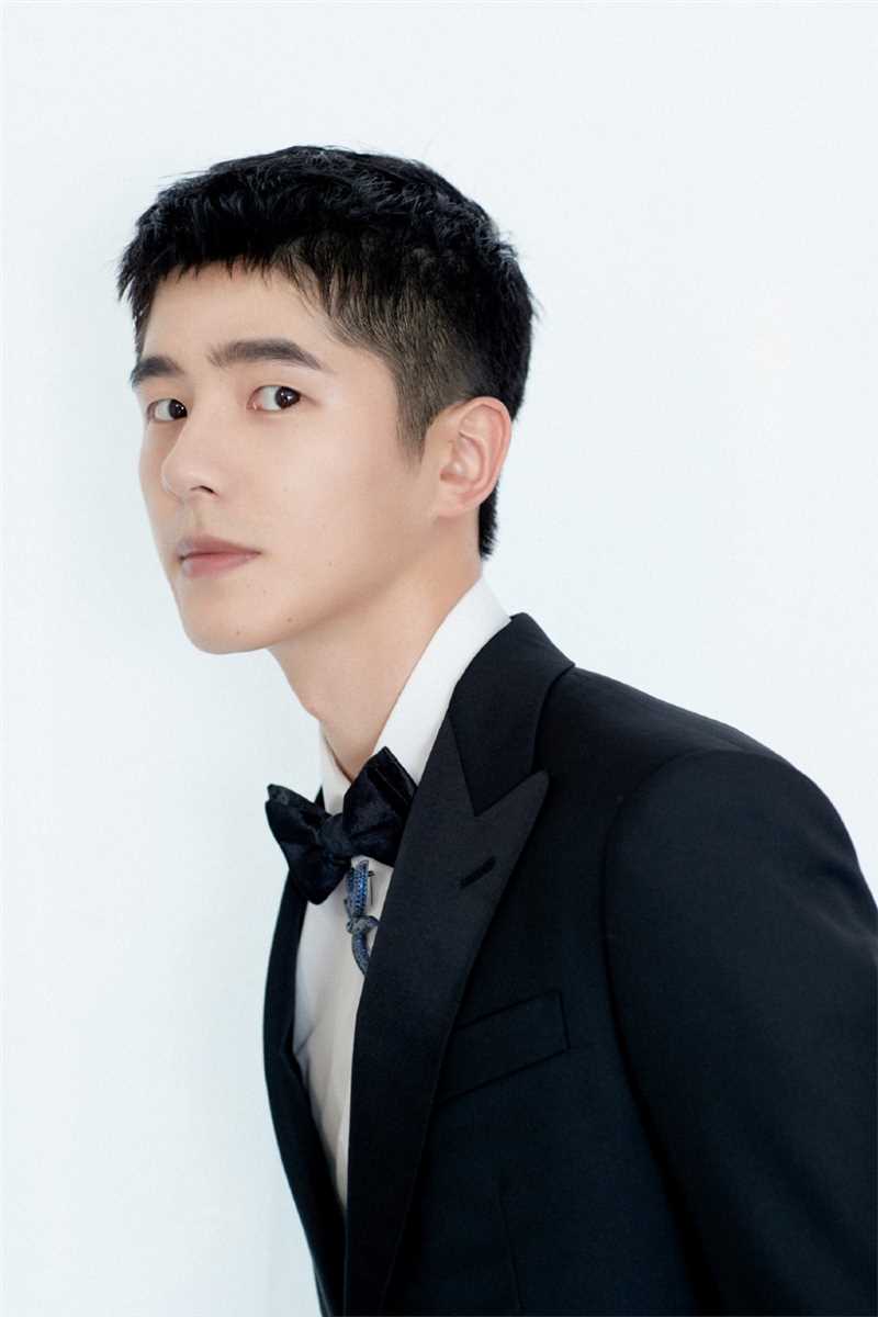 高清90后西装帅哥刘昊然禁欲系时尚霸气图片图集