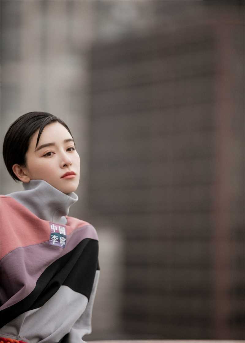 高清阚清子身穿不同服装百变时尚元素演绎街头潮流图册