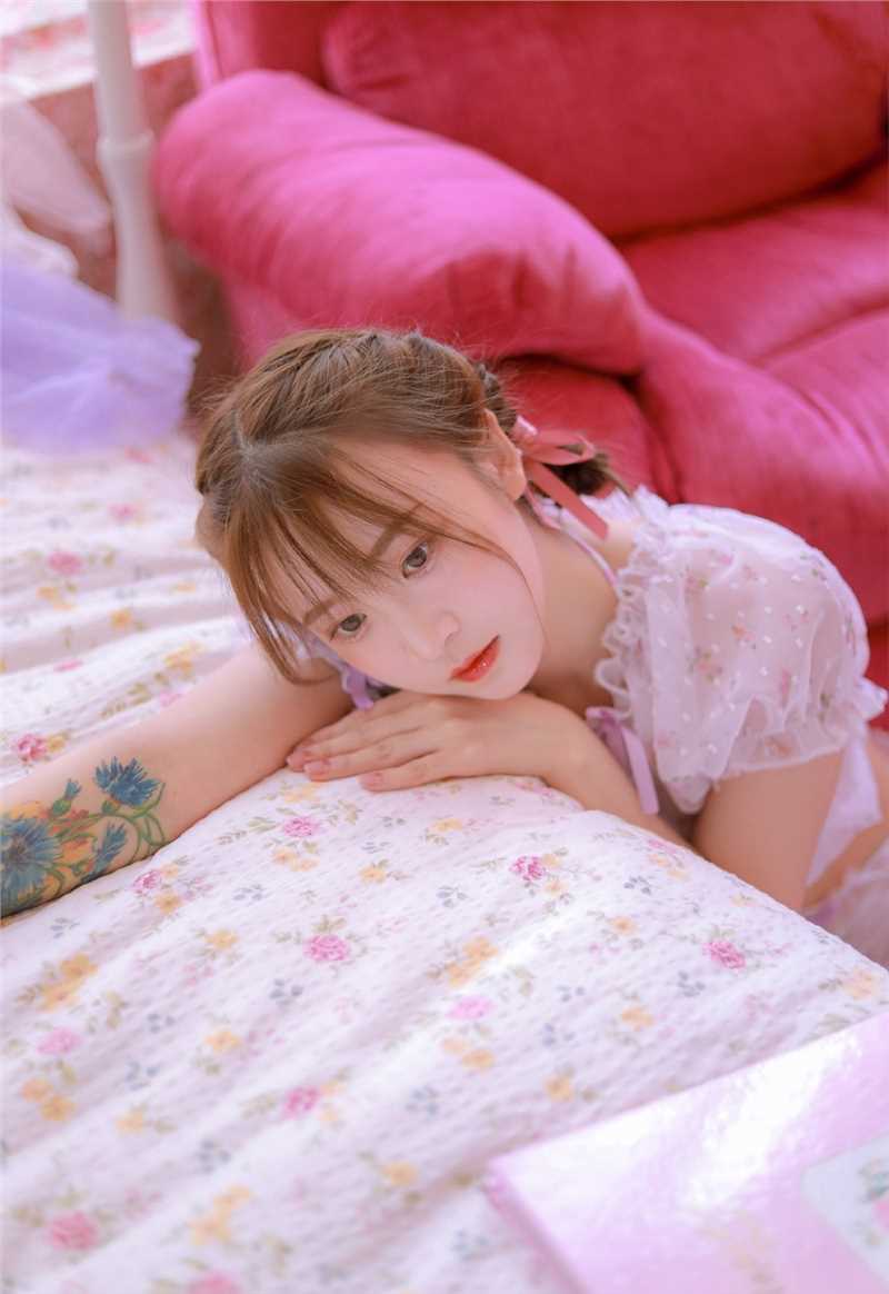 精选最大胆美少女真空透视感艺术图片图册