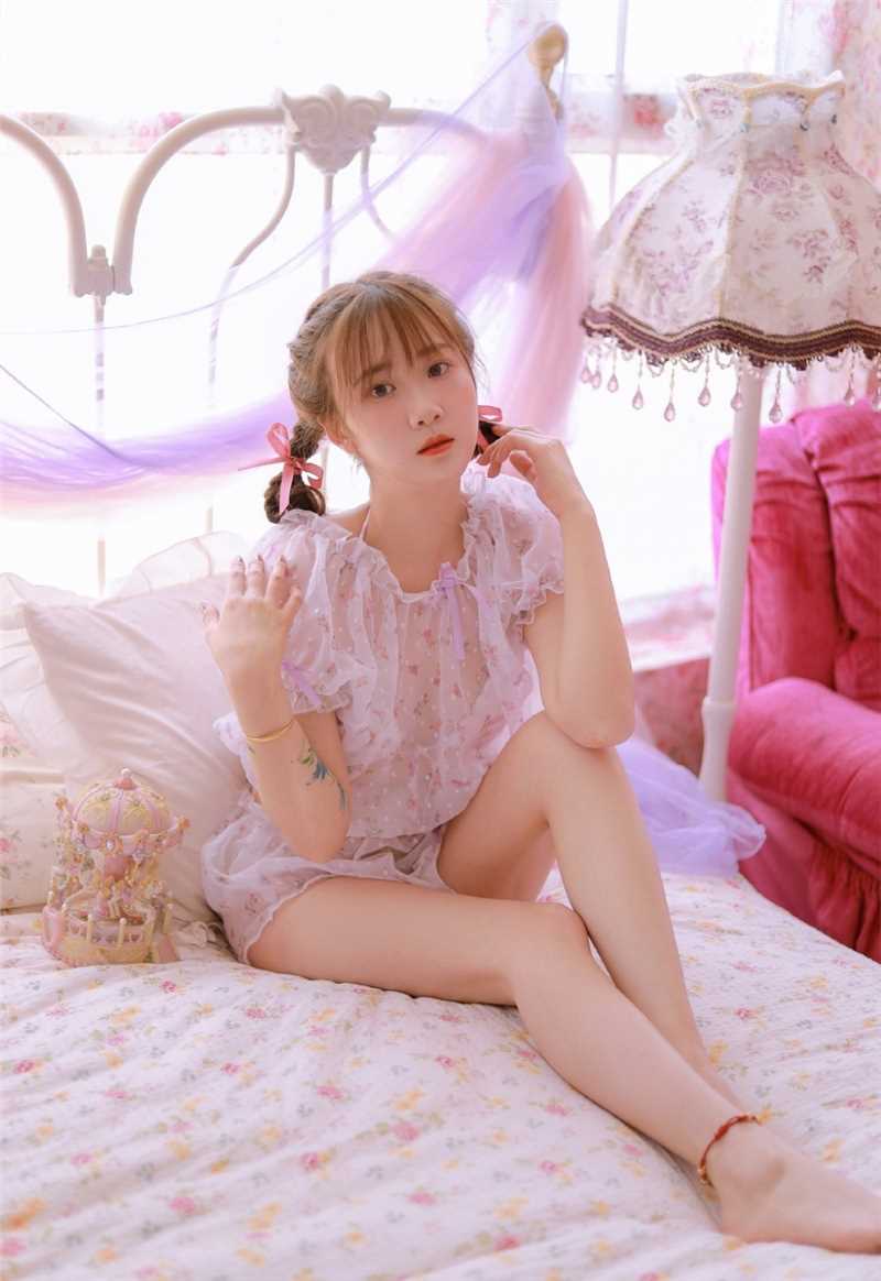 精选最大胆美少女真空透视感艺术图片图册