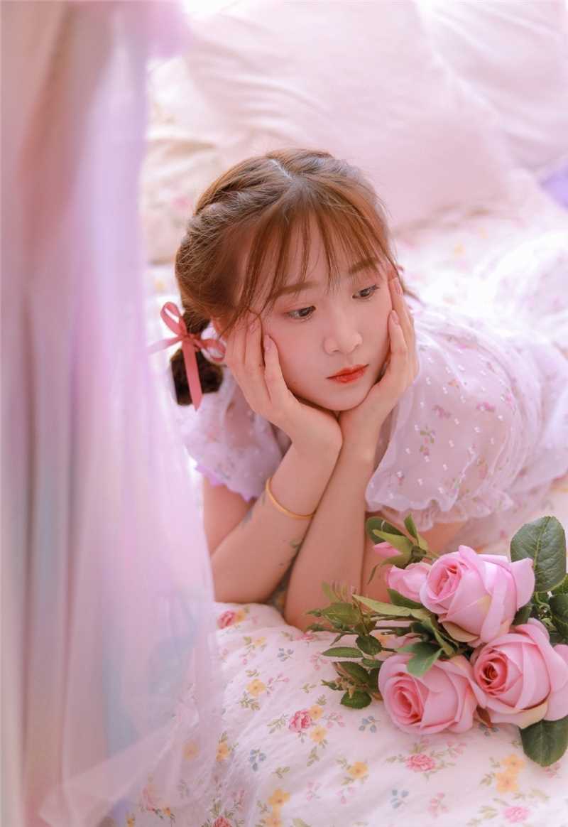 精选最大胆美少女真空透视感艺术图片图册