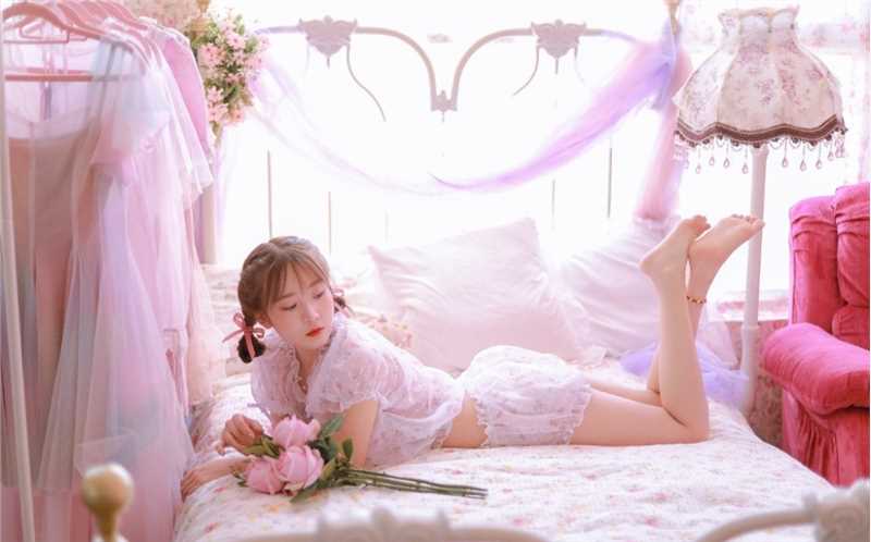 精选最大胆美少女真空透视感艺术图片图册