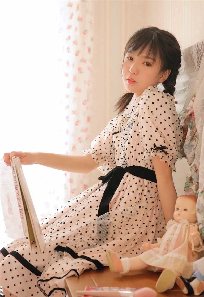 精选清纯妹妹娇羞可爱萌白酱美女图册