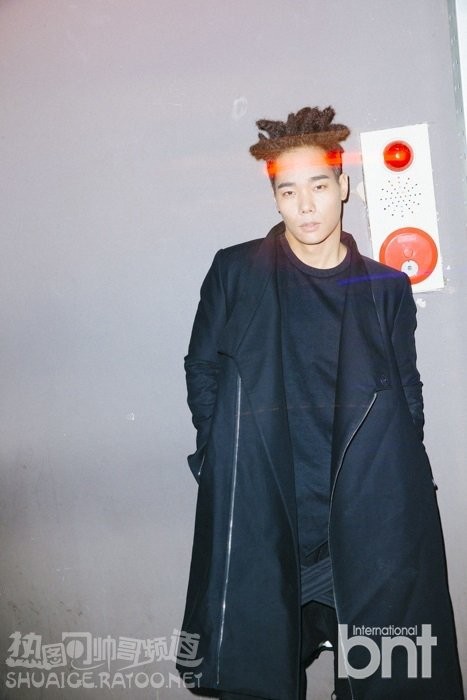 高清韩国说唱男歌手许仁昌痞帅十足时尚图集