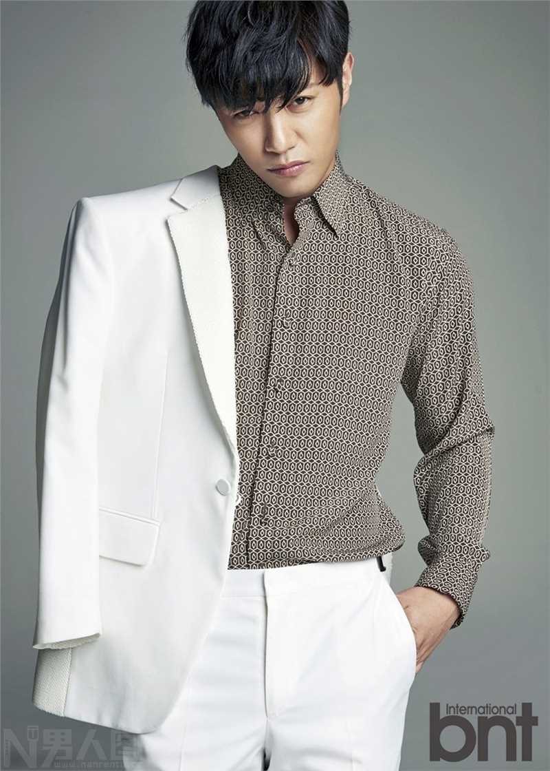 最全凭借太阳的后裔走红的韩国男演员晋久时尚壁纸