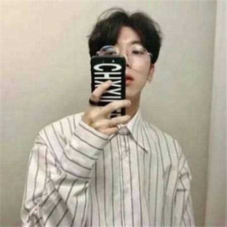 精选潮流网红男生个性时尚帅哥头像图片图册