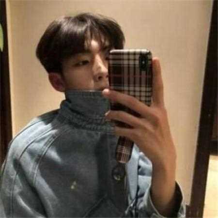 精选潮流网红男生个性时尚帅哥头像图片图册
