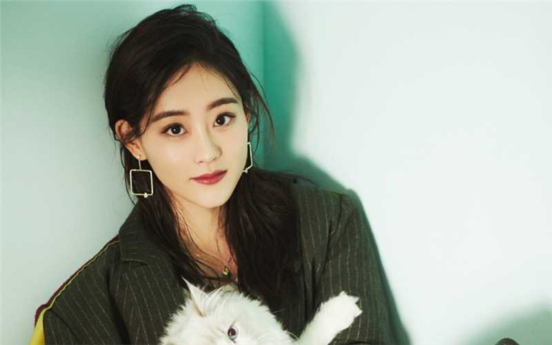 精选女明星祝绪丹可少女可御姐时尚百变个人艺术图册