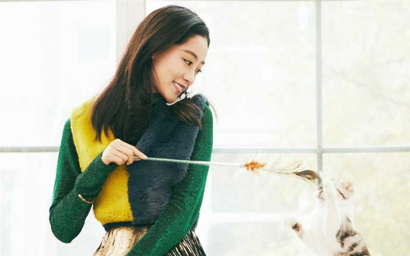 精选女明星祝绪丹可少女可御姐时尚百变个人艺术图册