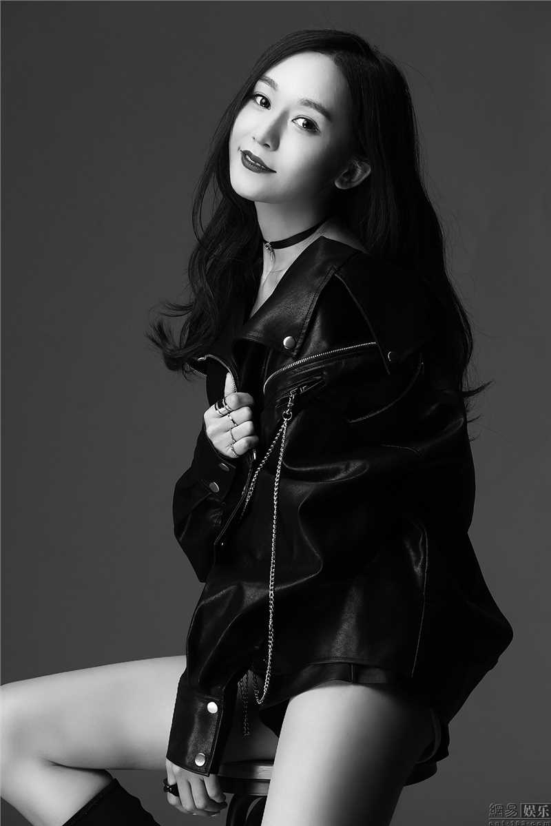精选胡睿身穿黑色夹克优雅中又带点性感图册