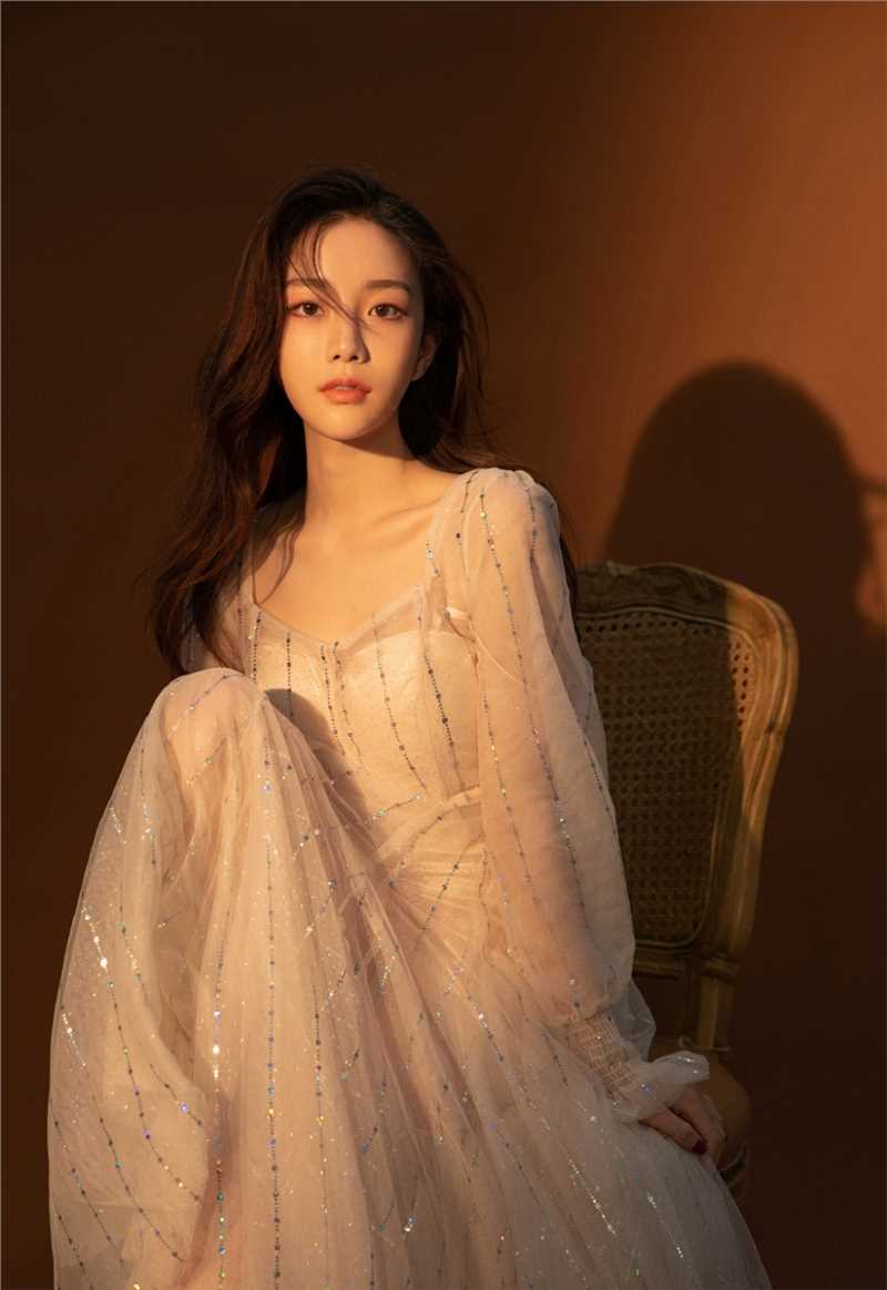 精选气质美女透视纱裙性感撩人图册