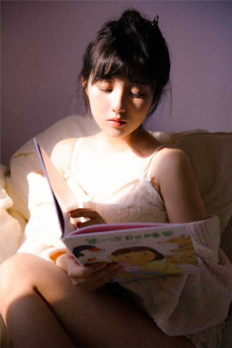 最全齐刘海萌妹子蕾丝吊带性感壁纸