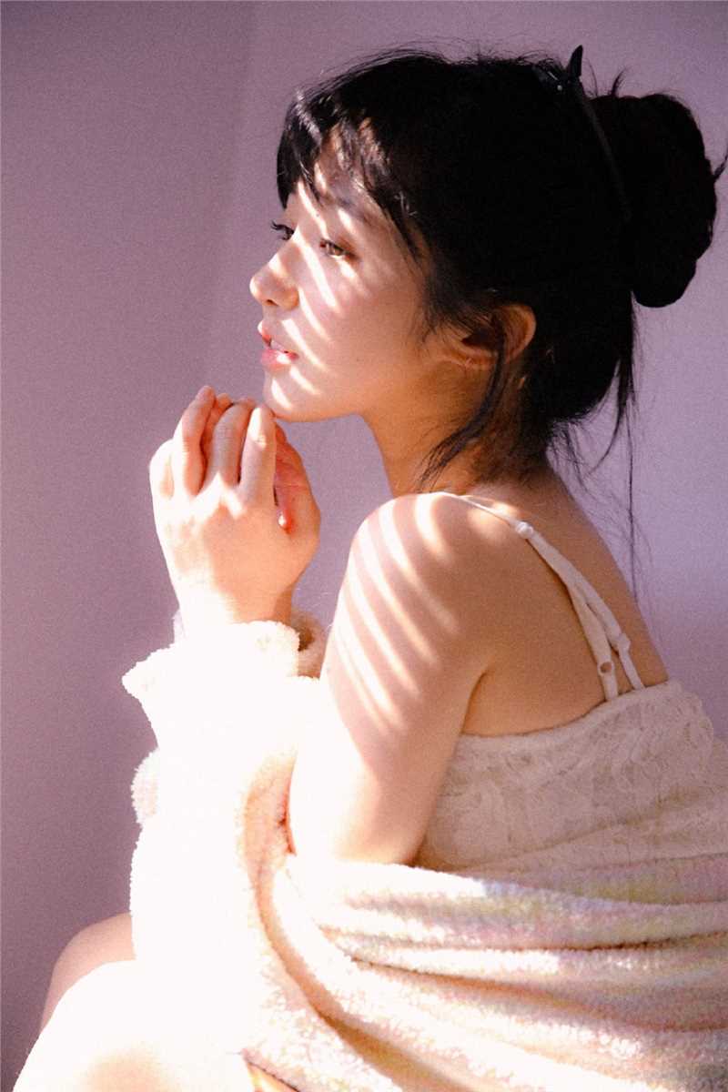 最全齐刘海萌妹子蕾丝吊带性感壁纸